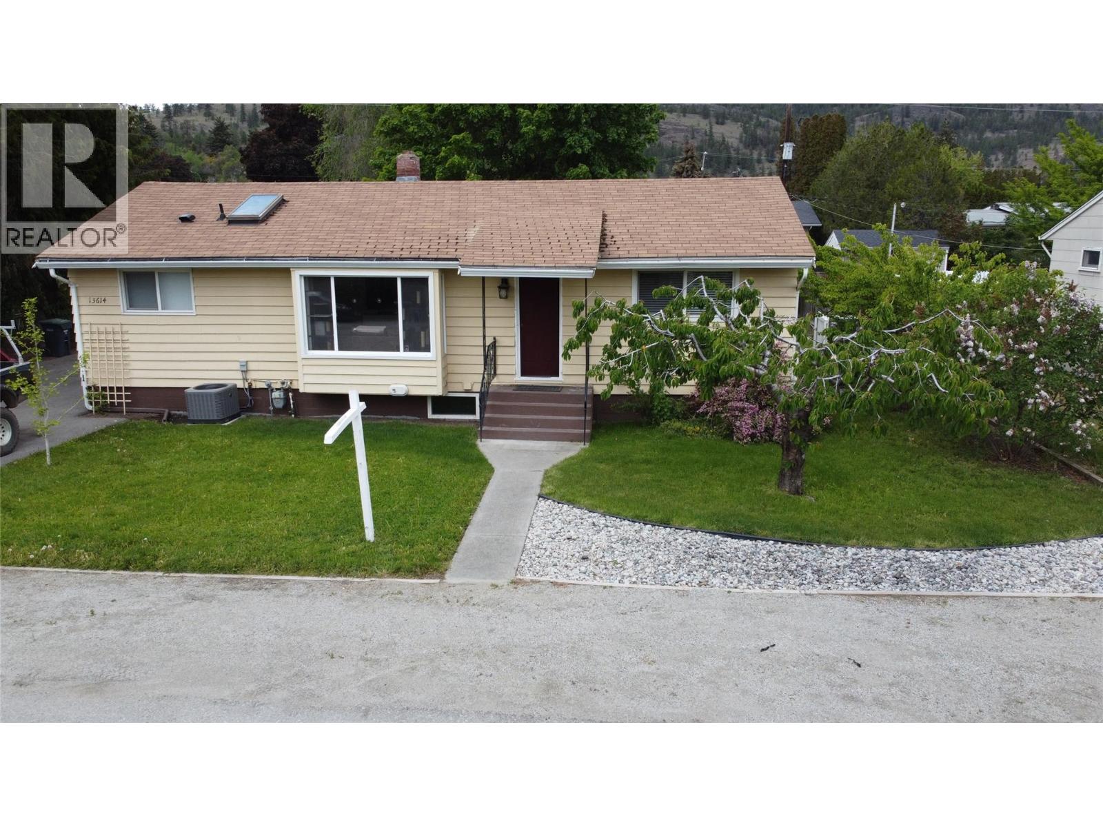 13614 Spencer Avenue, Summerland, British Columbia  V0H 1Z0 - Photo 1 - 10388024