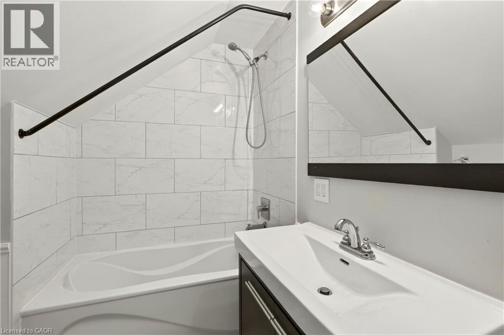1236 E Cannon Street E, Hamilton, Ontario  L8H 1V1 - Photo 37 - 40829257