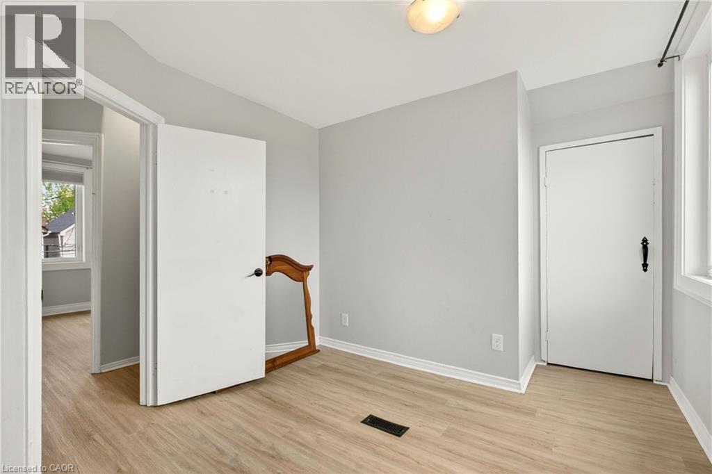 1236 E Cannon Street E, Hamilton, Ontario  L8H 1V1 - Photo 32 - 40829257