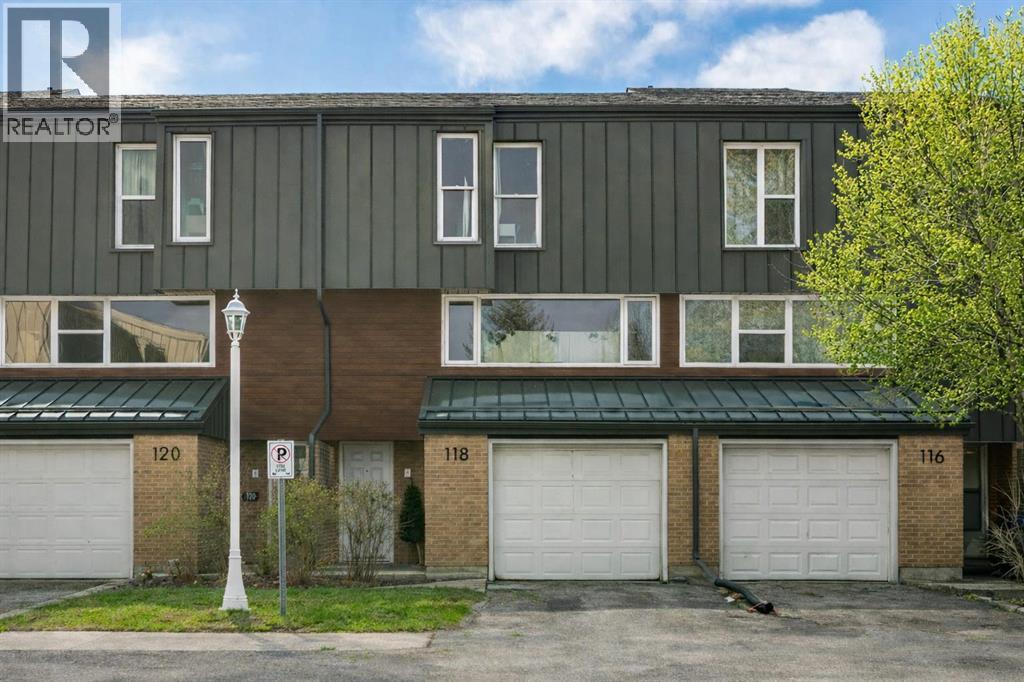 118 Brae Glen Lane SW, Calgary, Alberta  T2W 1B6 - Photo 1 - A2290345