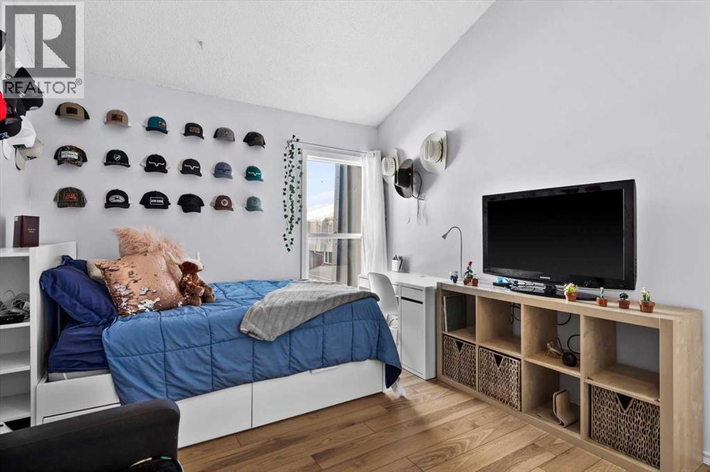 118 Brae Glen Lane SW, Calgary, Alberta  T2W 1B6 - Photo 22 - A2290345