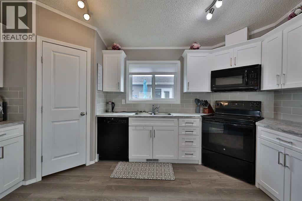 5021 Applewood Road, Coaldale, Alberta  T1M 0C6 - Photo 10 - A2312687