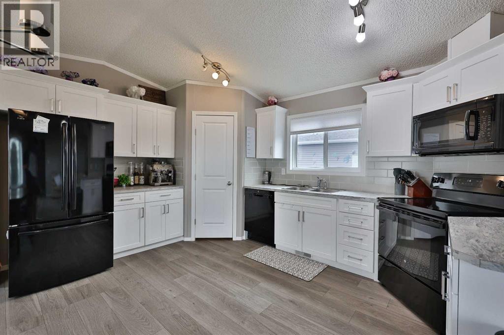 5021 Applewood Road, Coaldale, Alberta  T1M 0C6 - Photo 9 - A2312687