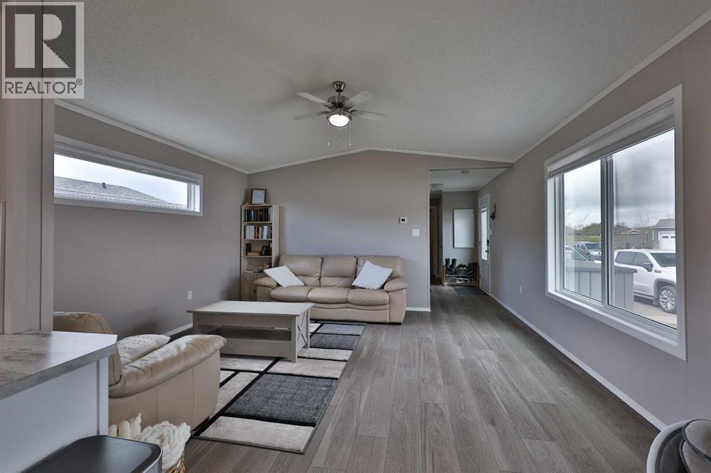 5021 Applewood Road, Coaldale, Alberta  T1M 0C6 - Photo 3 - A2312687