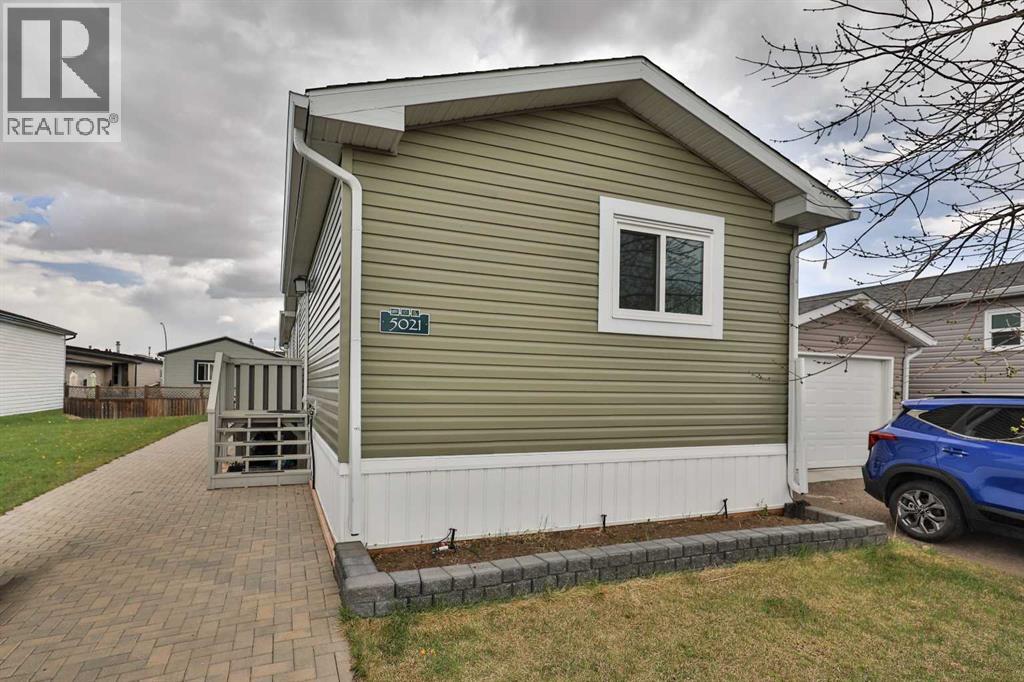 5021 Applewood Road, Coaldale, Alberta  T1M 0C6 - Photo 1 - A2312687