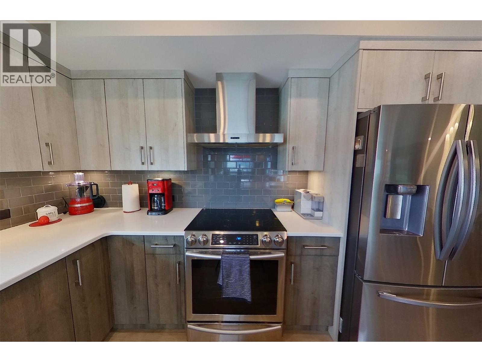 131 Harbourfront Drive NE Unit# 503, Salmon Arm, British Columbia  V1E 0G4 - Photo 13 - 10388263