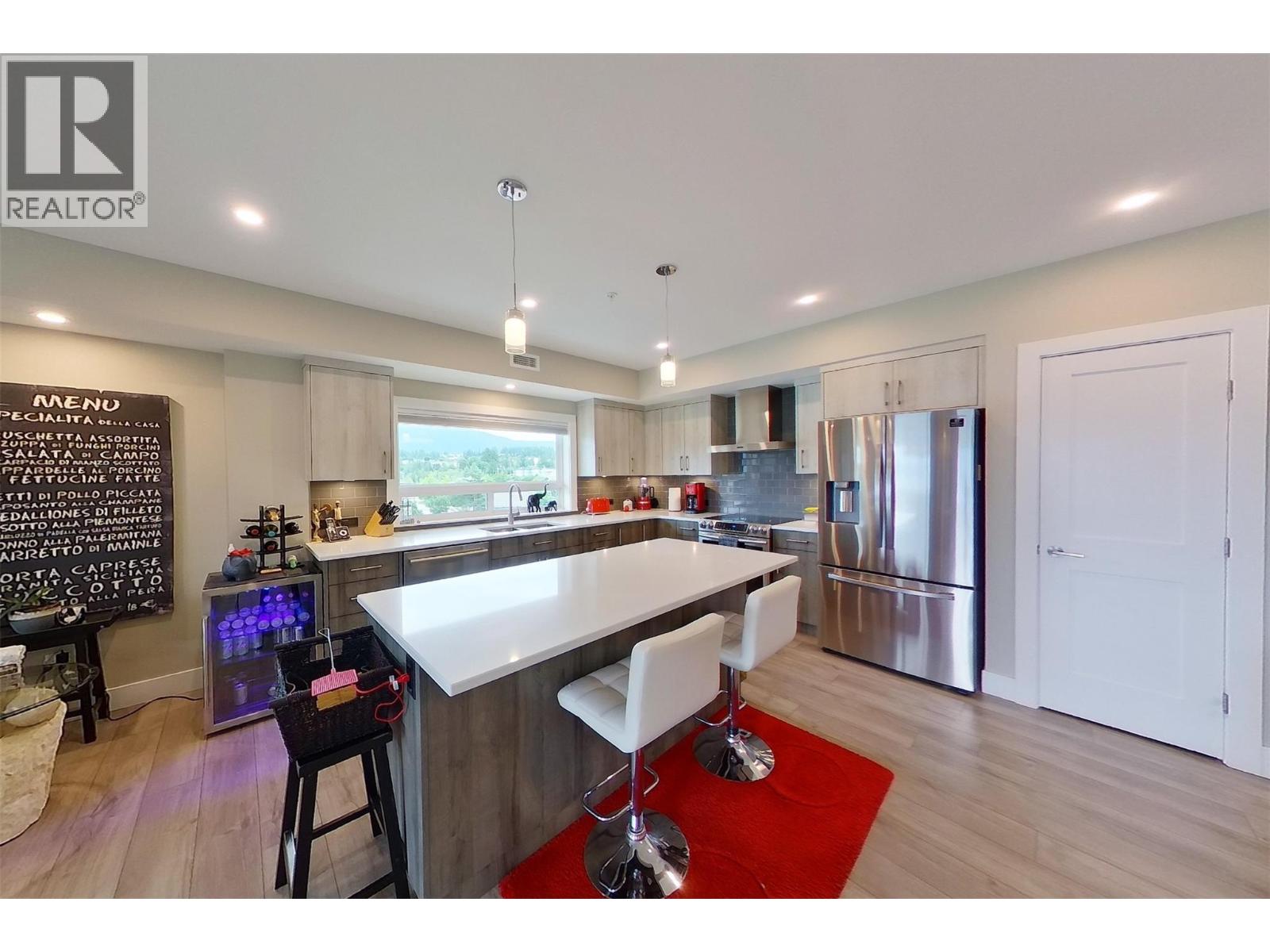 131 Harbourfront Drive NE Unit# 503, Salmon Arm, British Columbia  V1E 0G4 - Photo 14 - 10388263