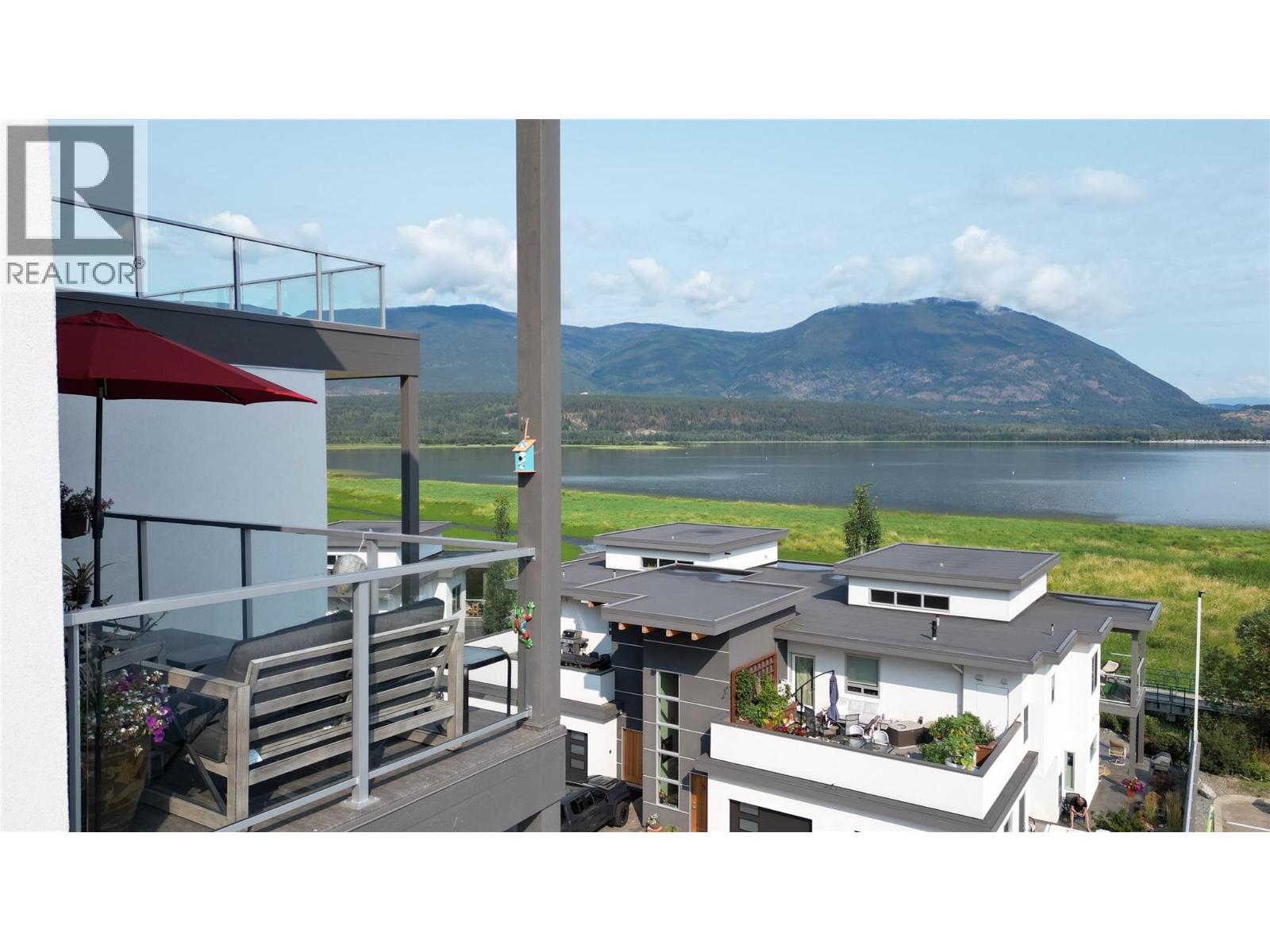 131 Harbourfront Drive NE Unit# 503, Salmon Arm, British Columbia  V1E 0G4 - Photo 2 - 10388263