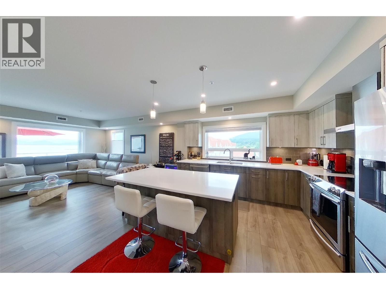 131 Harbourfront Drive NE Unit# 503, Salmon Arm, British Columbia  V1E 0G4 - Photo 4 - 10388263