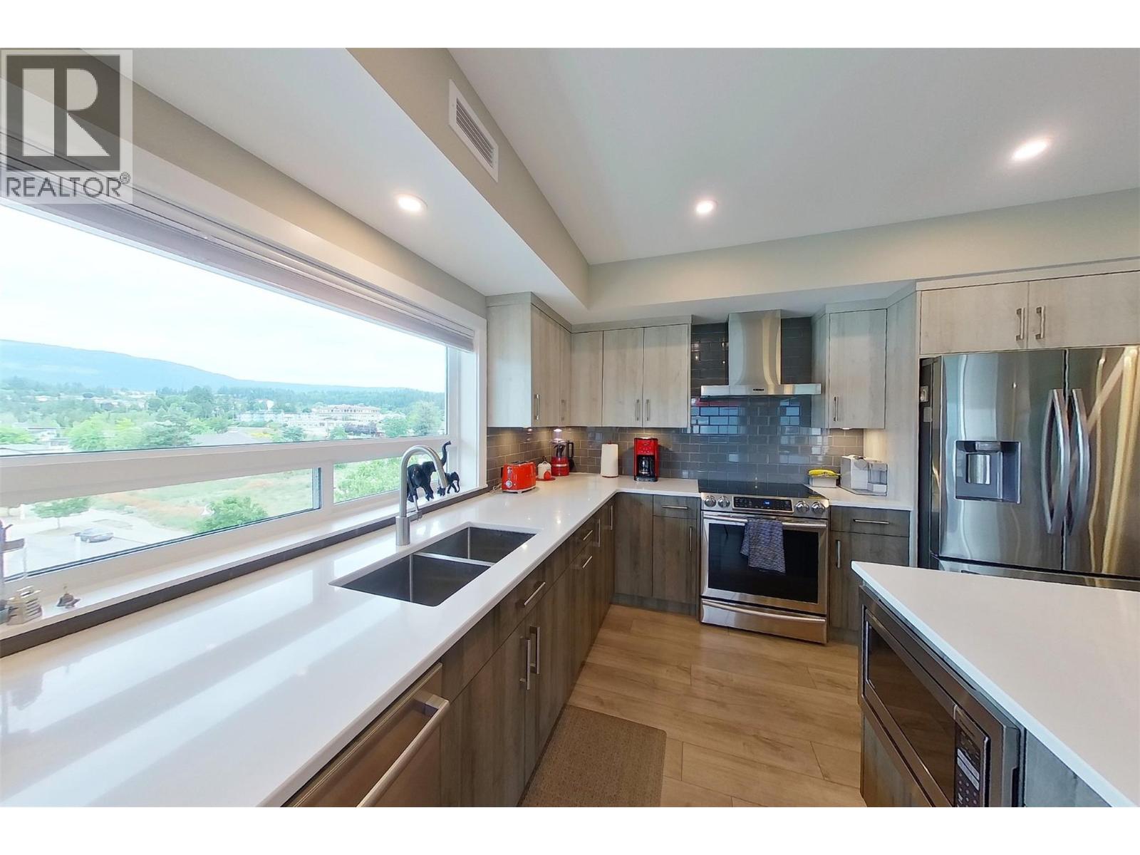 131 Harbourfront Drive NE Unit# 503, Salmon Arm, British Columbia  V1E 0G4 - Photo 7 - 10388263