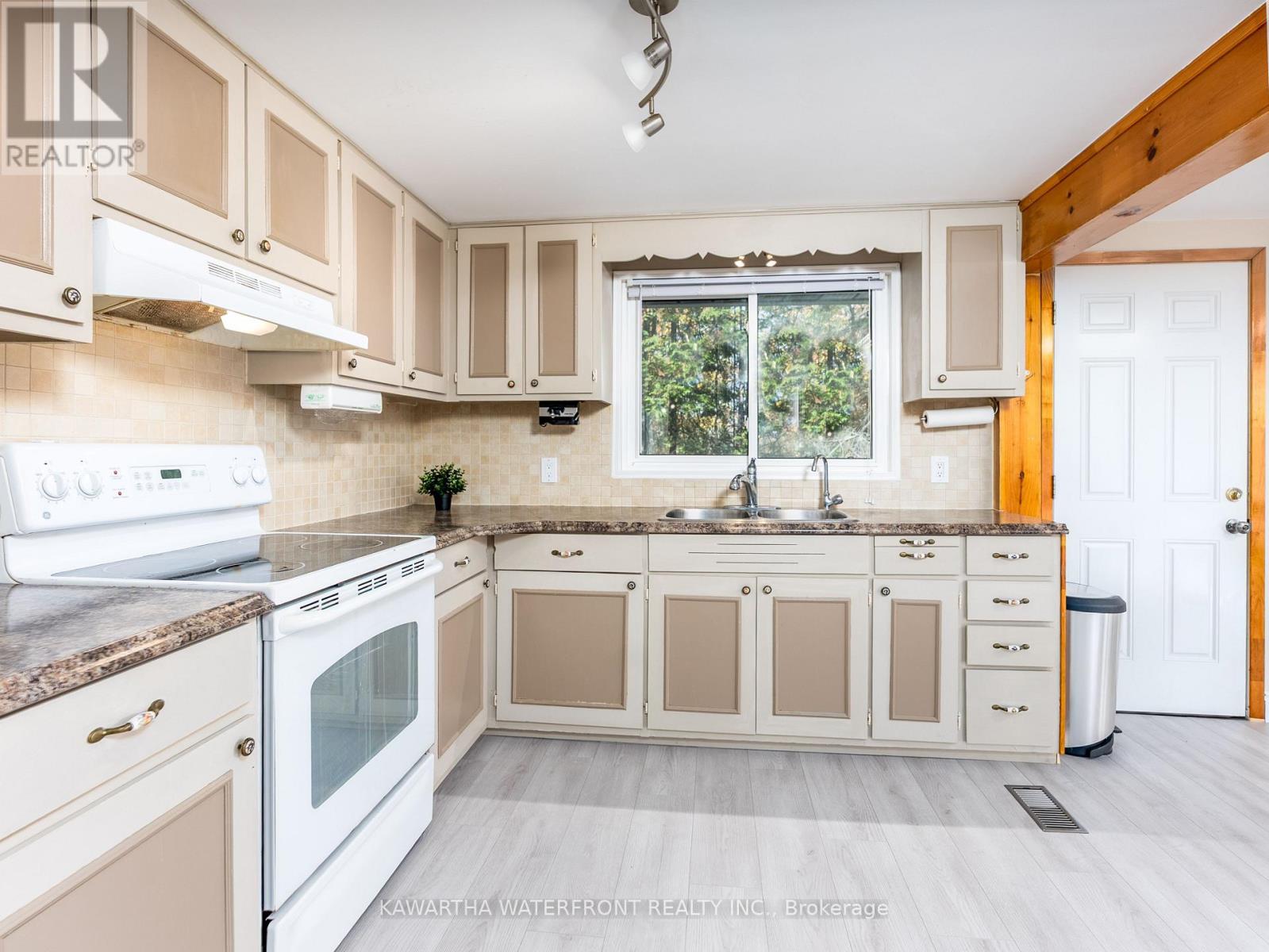 89 Shadow Lake 2 Road, Kawartha Lakes, Ontario  K0M 2L0 - Photo 11 - X13152658