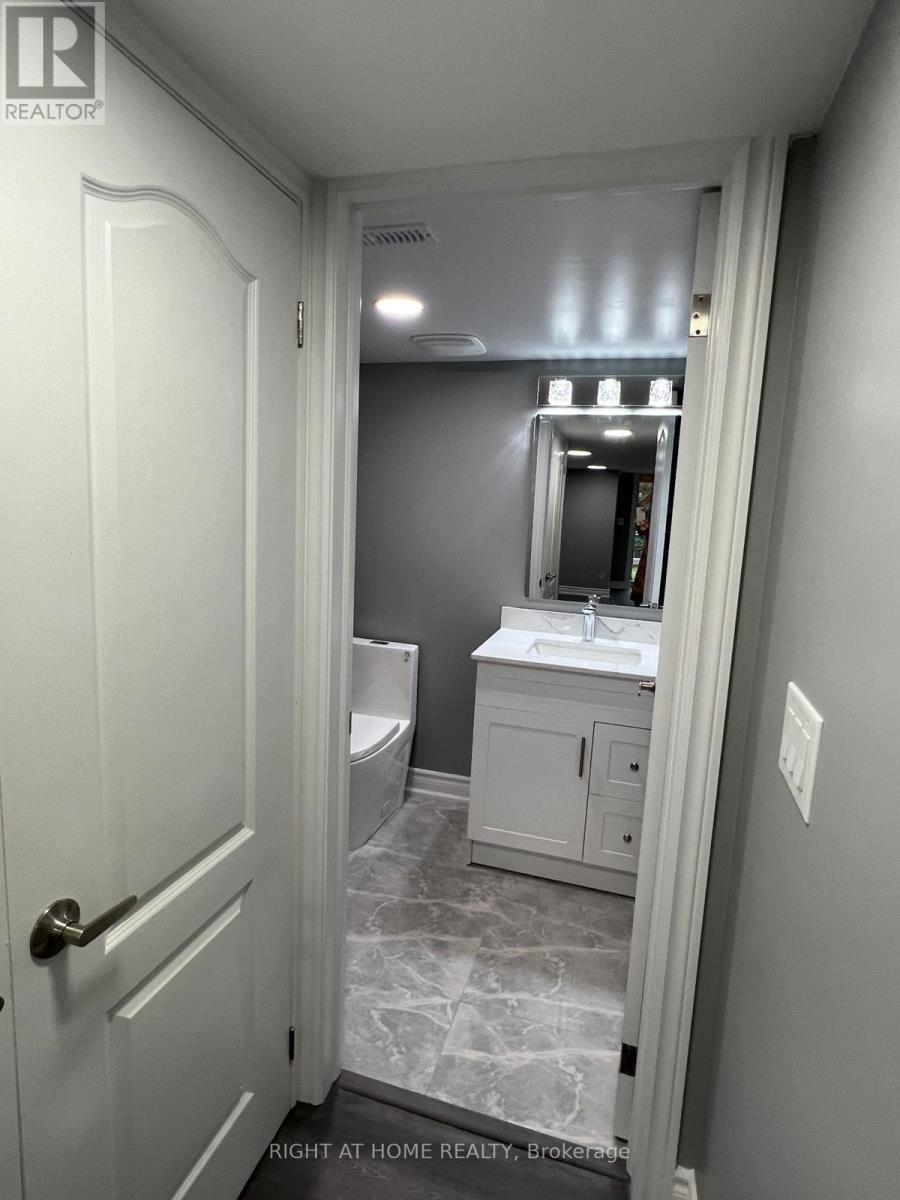 94 Bremner Street, Whitby, Ontario  L1R 0P9 - Photo 9 - E13152560