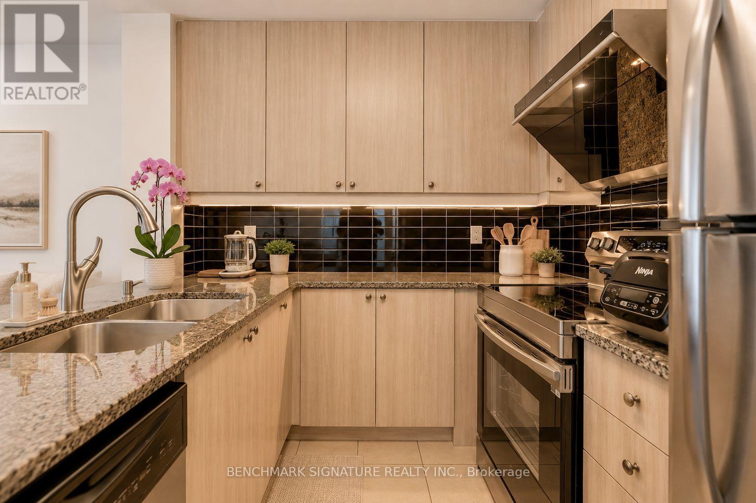 315e - 8110 Birchmount Road, Markham, Ontario  L6G 0E3 - Photo 6 - N13065338