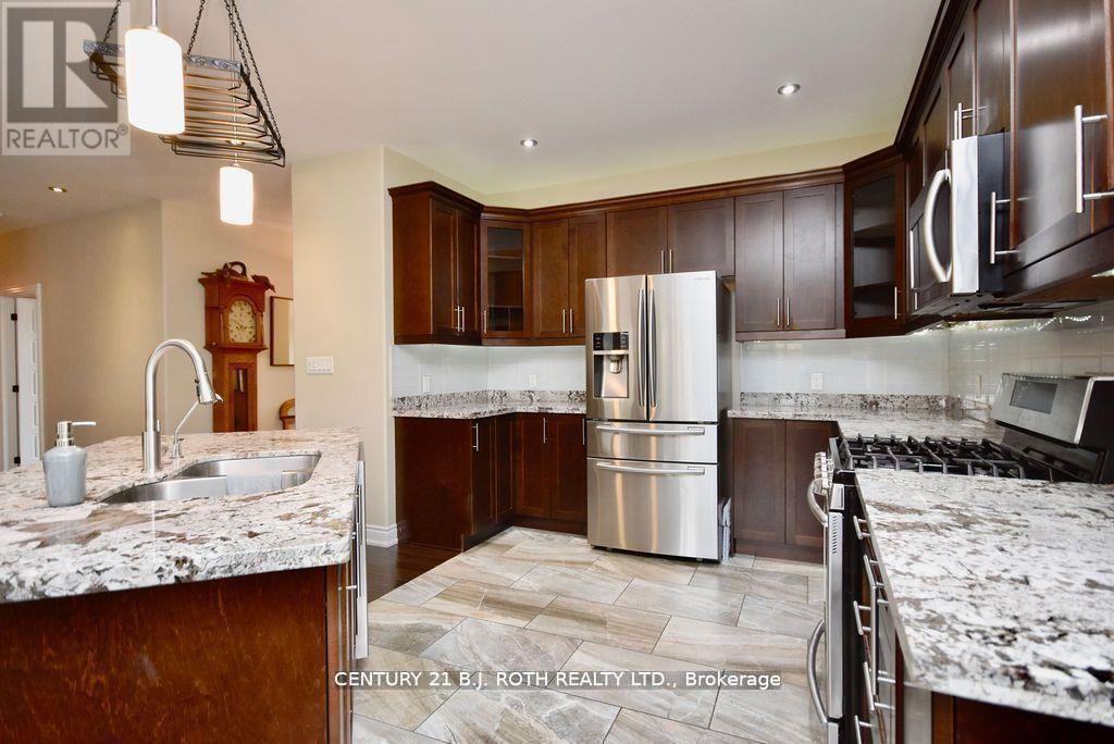 1738 Wingrove Avenue, Innisfil, Ontario  L9S 1S4 - Photo 4 - N13152606