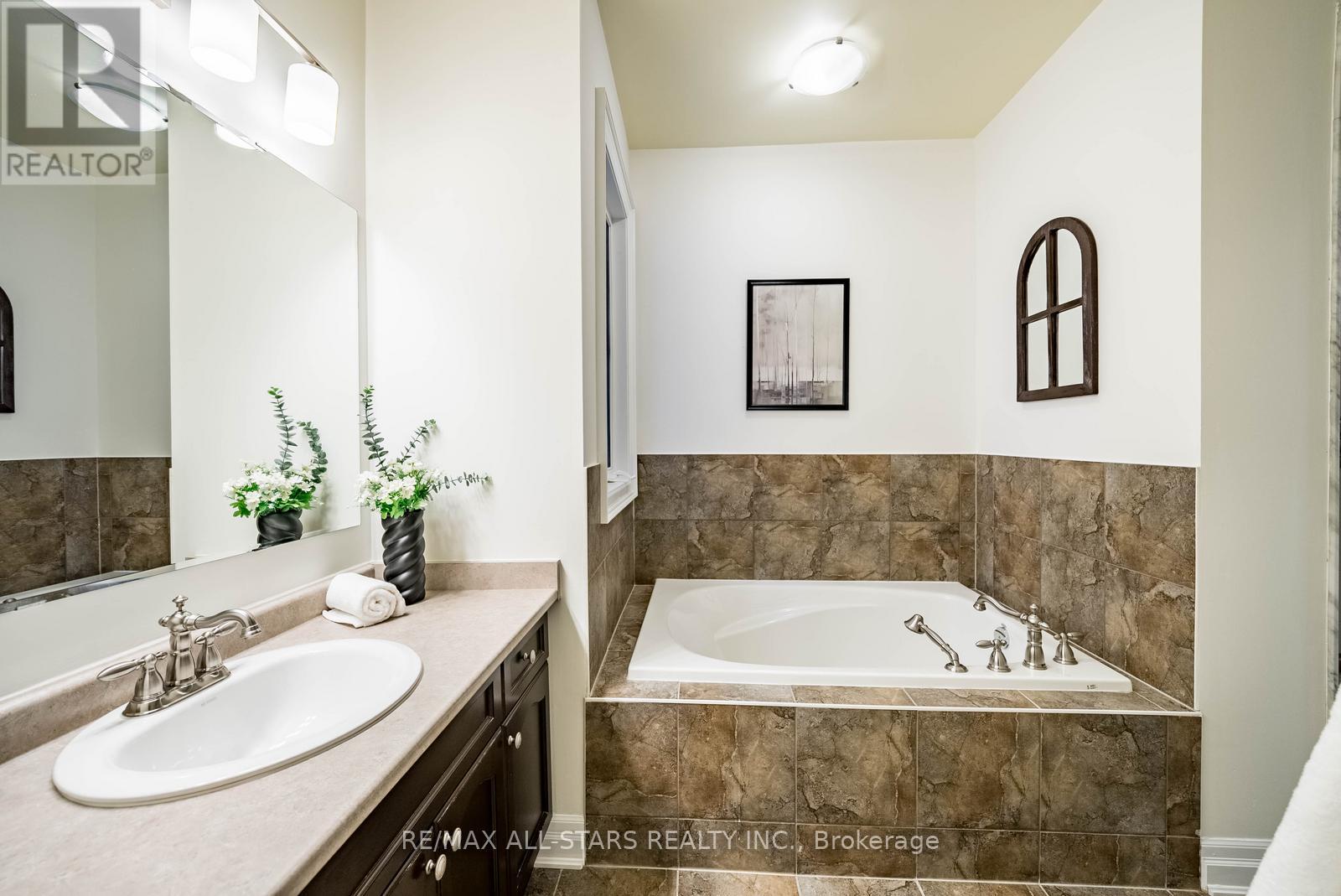 53 Grice Circle, Whitchurch-Stouffville (Stouffville), Ontario  L4A 0V7 - Photo 32 - N13152644