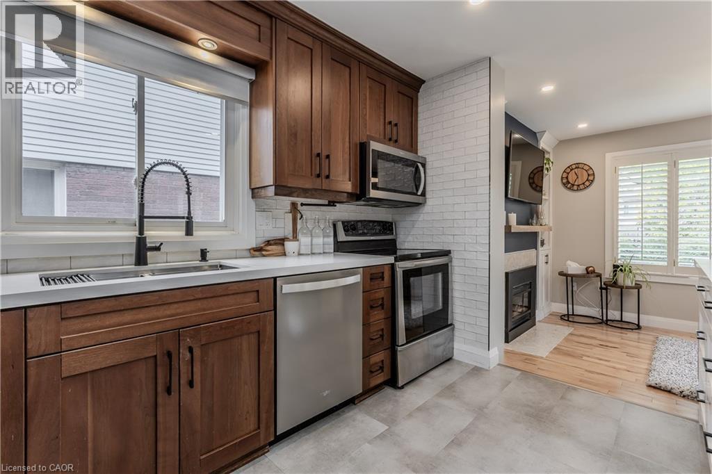 754 Hawkins Crescent, Burlington, Ontario  L7S 2E2 - Photo 10 - 40829644