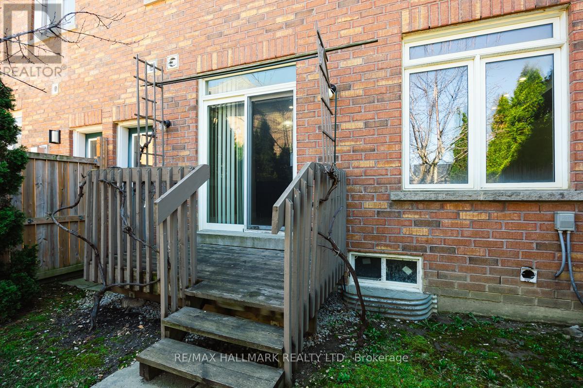 33 Tomabrook Crescent, Brampton, Ontario  L6R 0V2 - Photo 29 - W13152604