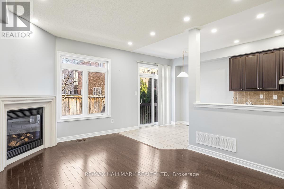 33 Tomabrook Crescent, Brampton, Ontario  L6R 0V2 - Photo 6 - W13152604
