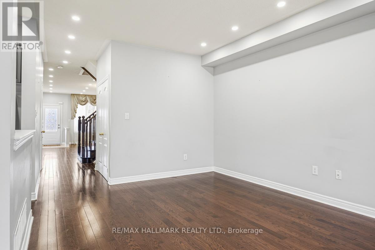 33 Tomabrook Crescent, Brampton, Ontario  L6R 0V2 - Photo 7 - W13152604