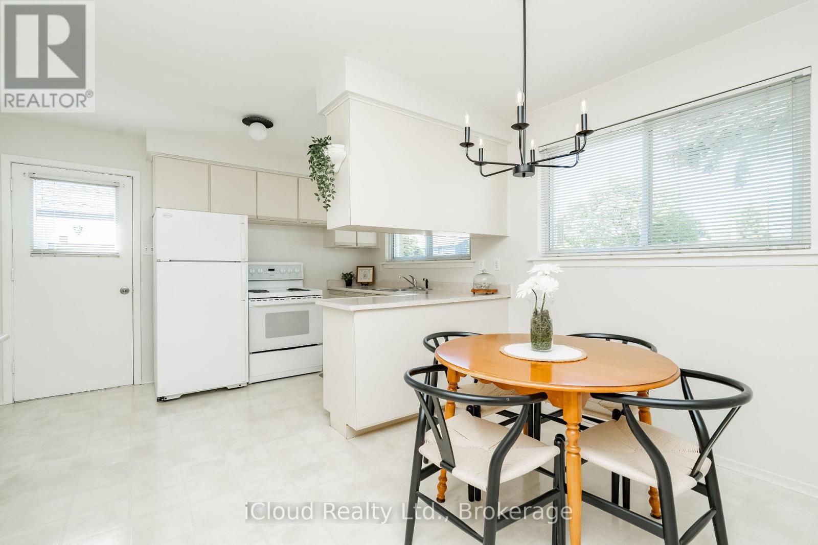 242 Avondale Boulevard, Brampton, Ontario  L6T 1J4 - Photo 10 - W13152614