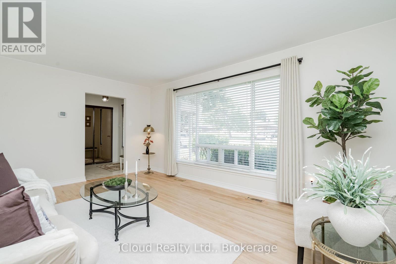 242 Avondale Boulevard, Brampton, Ontario  L6T 1J4 - Photo 5 - W13152614