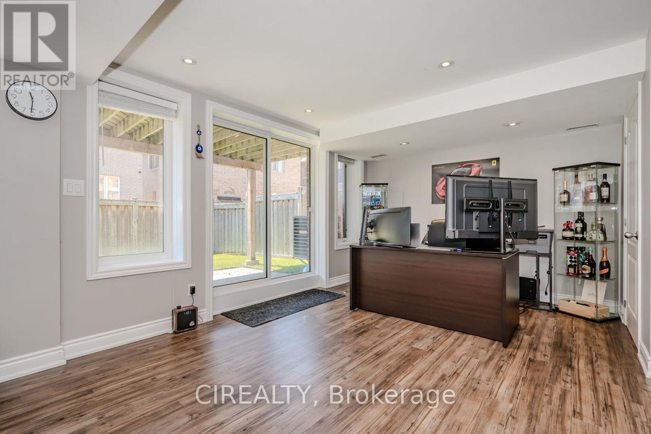 4712 Doug Wright Drive, Burlington, Ontario  L7M 0K2 - Photo 24 - W13152632
