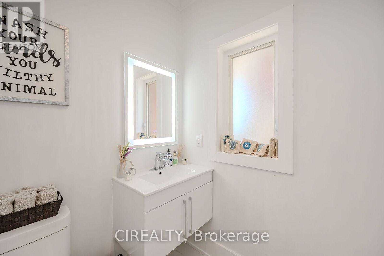 4712 Doug Wright Drive, Burlington, Ontario  L7M 0K2 - Photo 4 - W13152632
