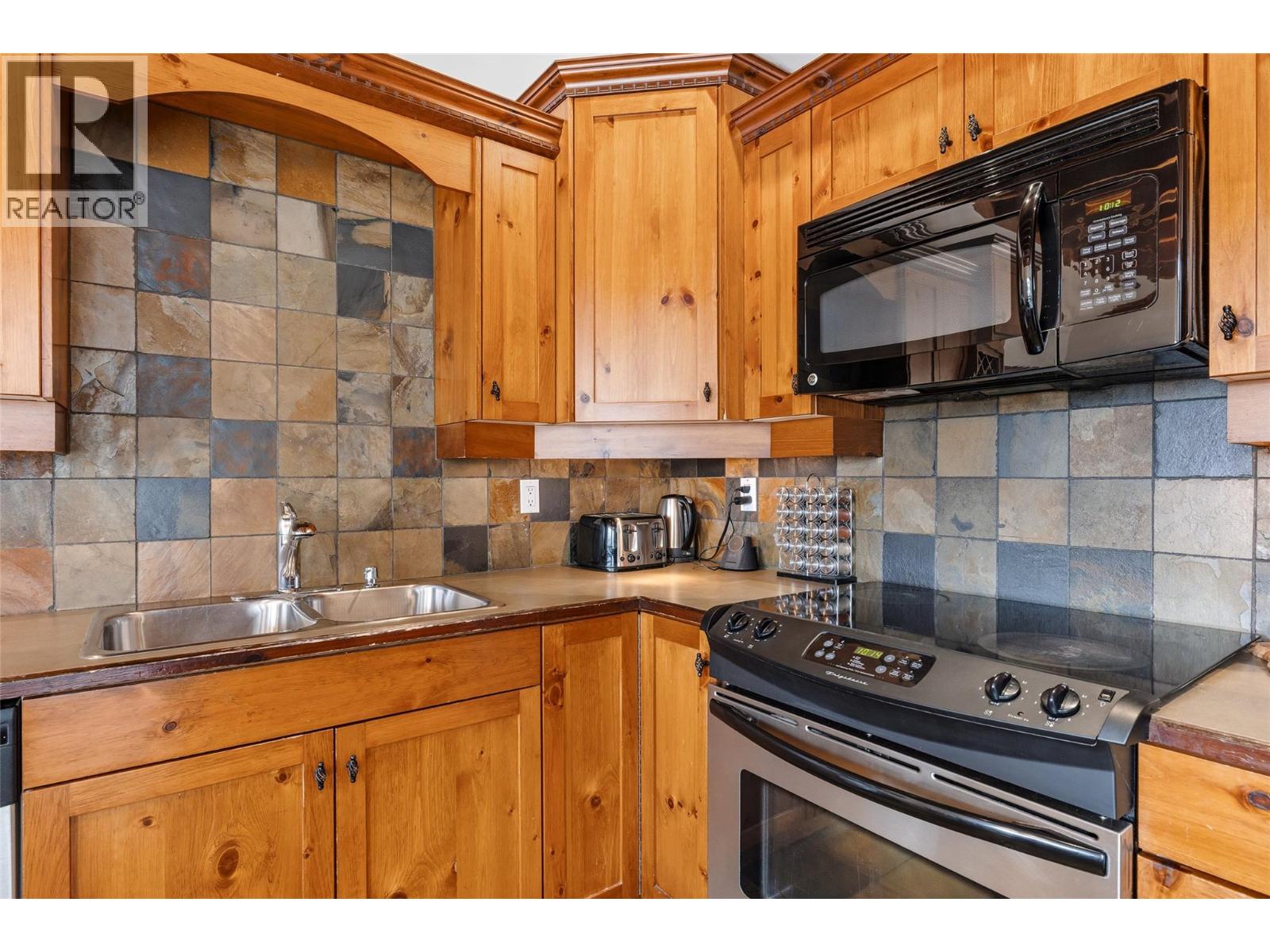 5940 Snow Pines Way Unit# 8, Big White, British Columbia  V1P 1P3 - Photo 7 - 10387969