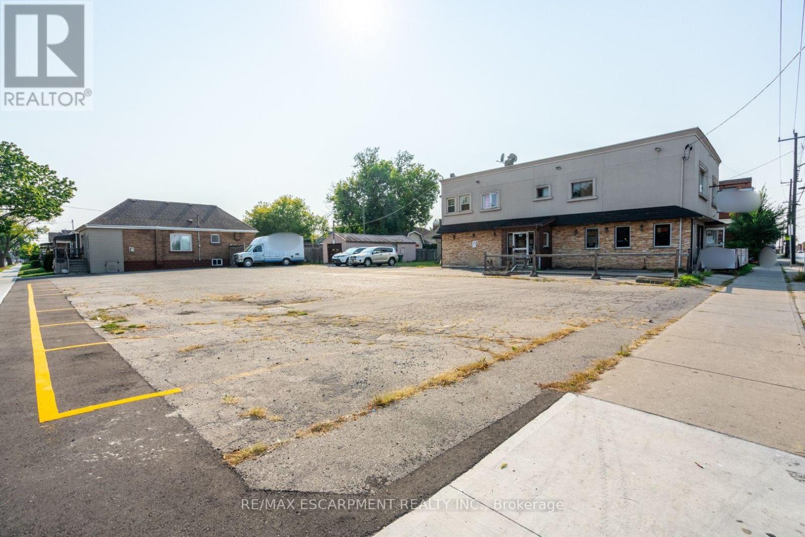 1490 Barton Street E, Hamilton, Ontario  L8H 2X2 - Photo 10 - X13152600