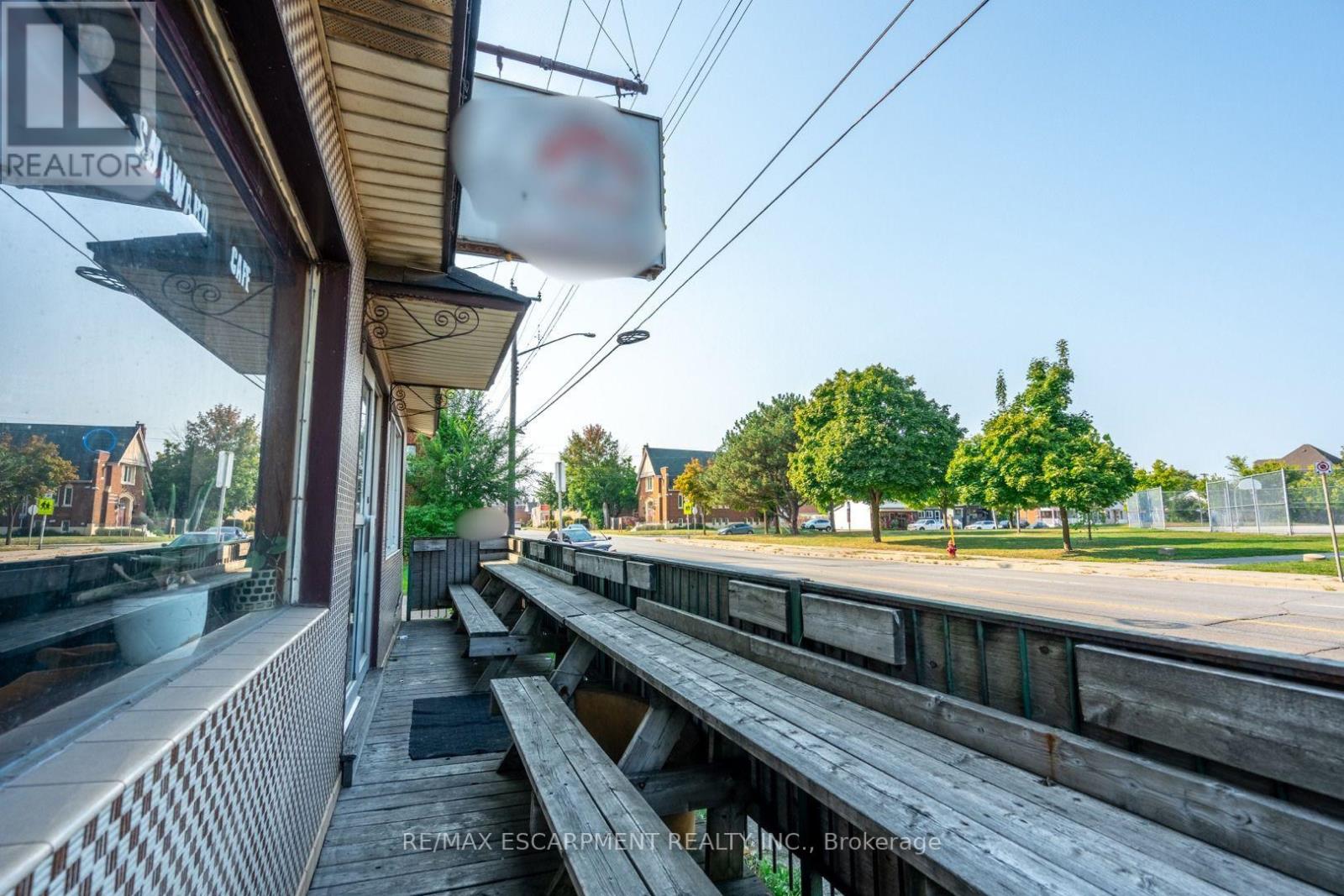 1490 Barton Street E, Hamilton, Ontario  L8H 2X2 - Photo 5 - X13152600