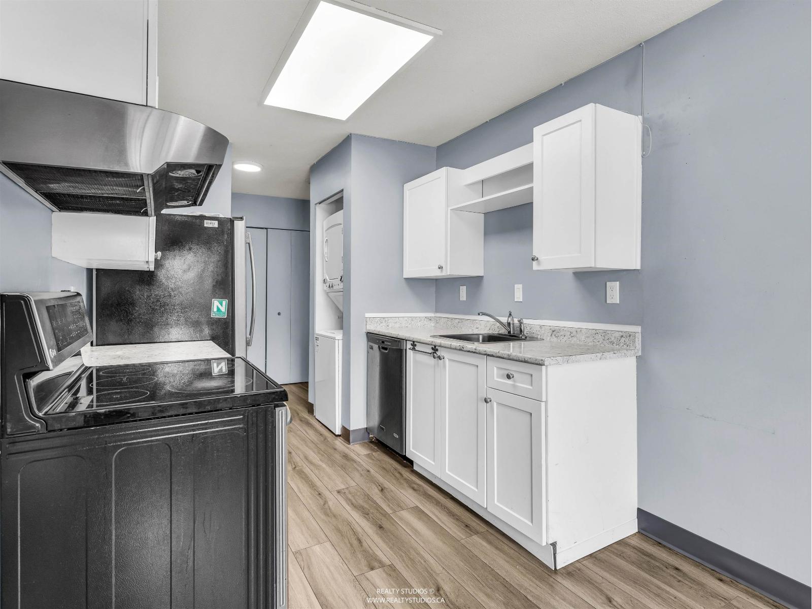 206 9682 134 Street, Surrey, British Columbia  V3T 5L6 - Photo 3 - R3118631