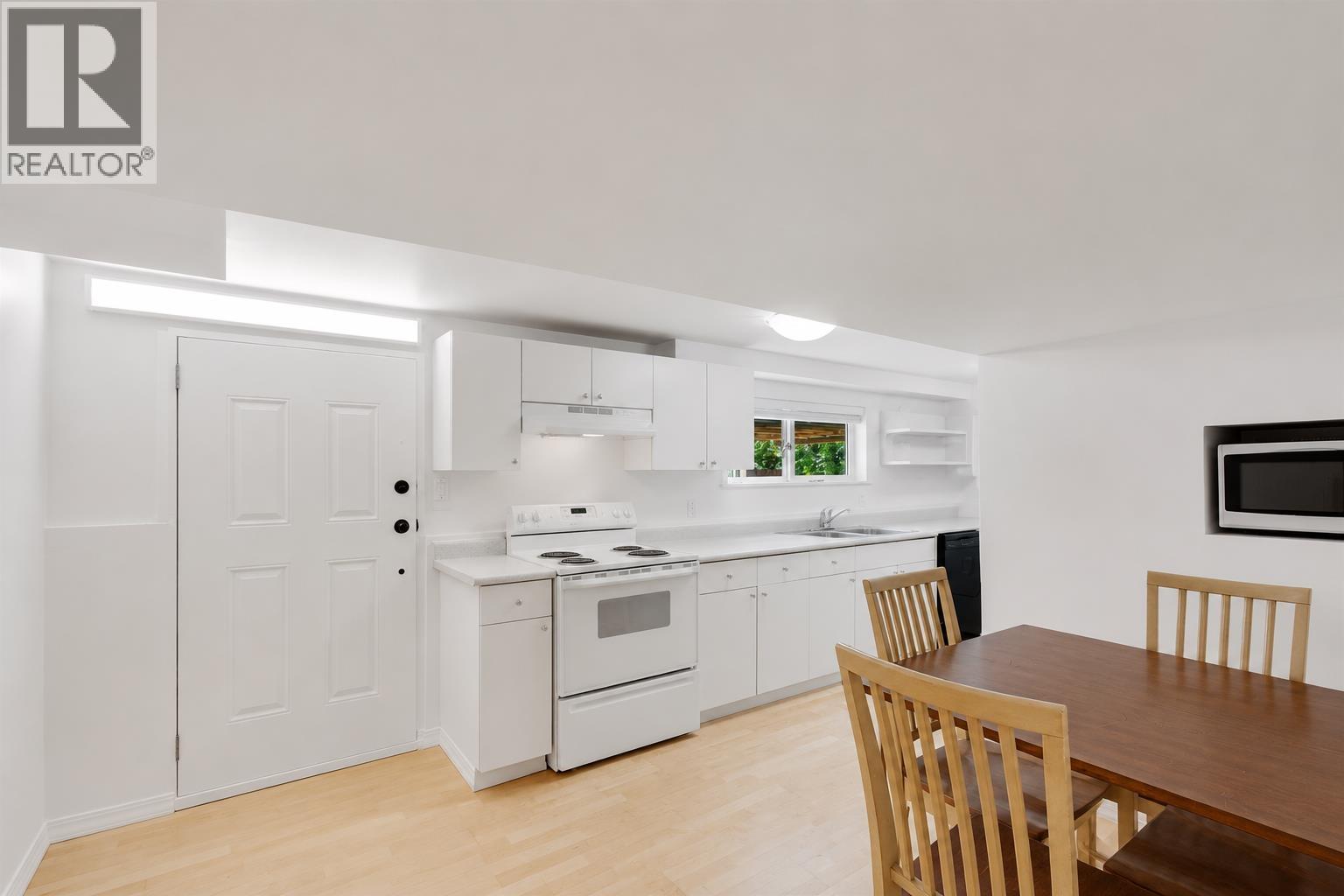 4860 Eton Street, Burnaby, British Columbia  V5C 1K9 - Photo 10 - R3125993