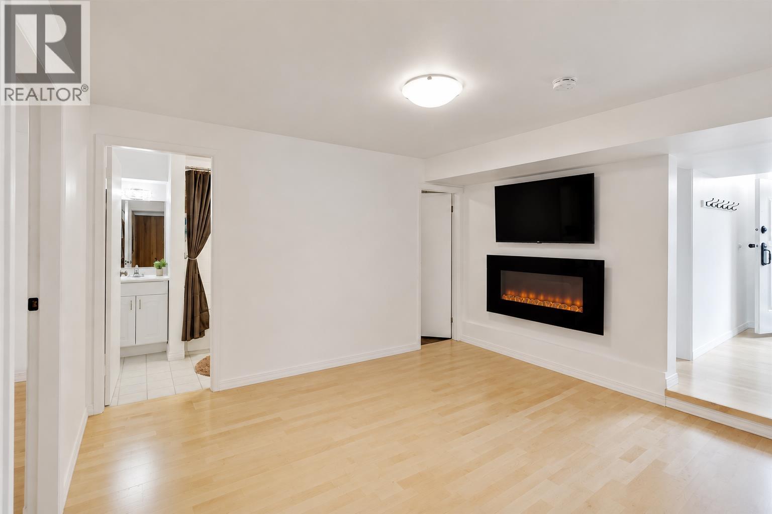 4860 Eton Street, Burnaby, British Columbia  V5C 1K9 - Photo 11 - R3125993