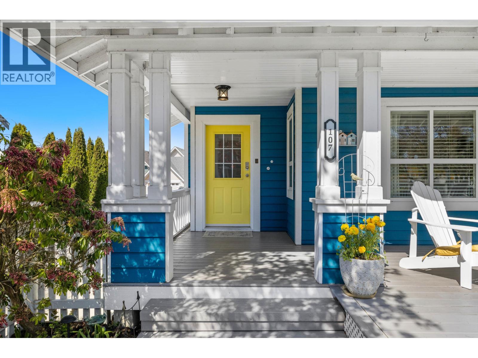 107 Star Crescent, New Westminster, British Columbia V3M 6X6 - Photo 3 - R3102586