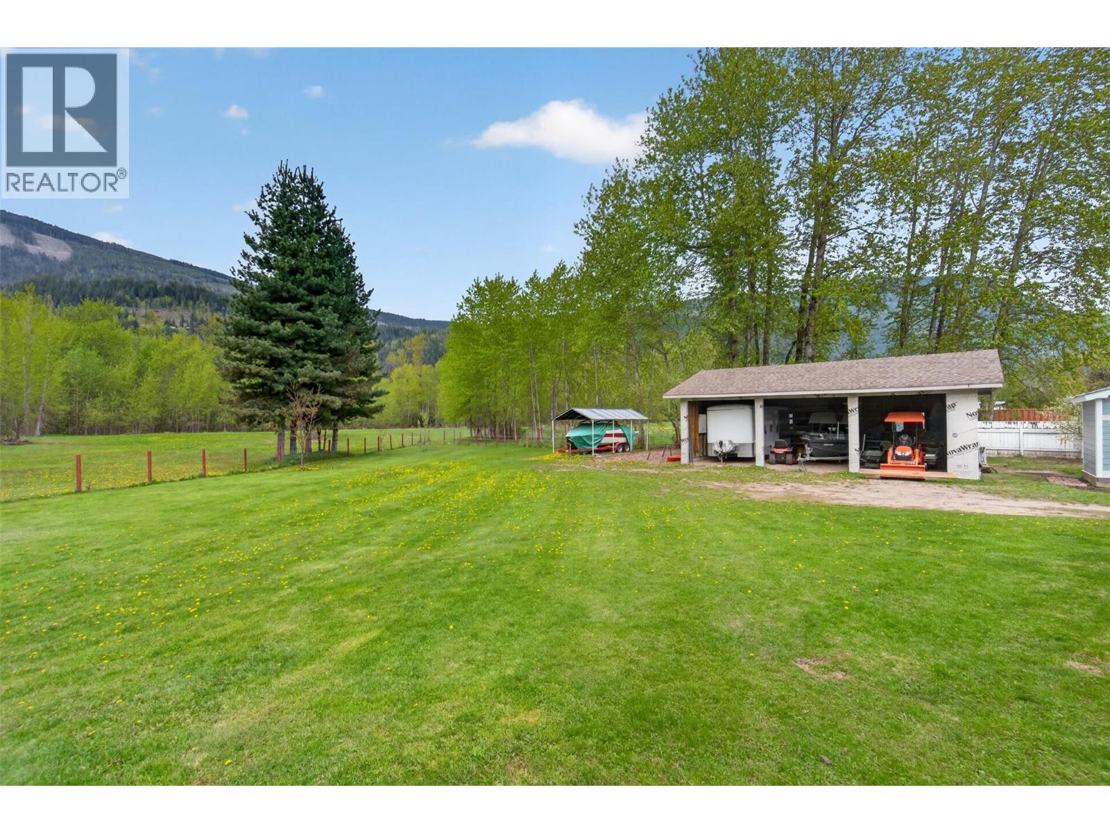 2069 Solsqua Road, Sicamous, British Columbia  V0E 2V5 - Photo 17 - 10385434