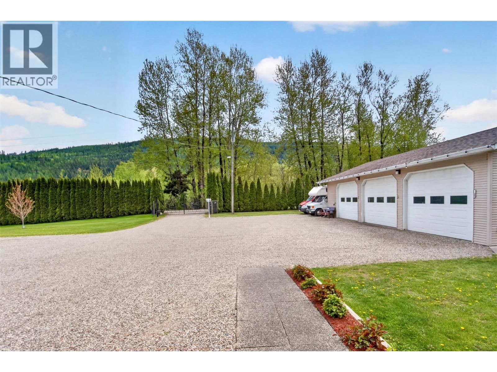 2069 Solsqua Road, Sicamous, British Columbia  V0E 2V5 - Photo 24 - 10385434