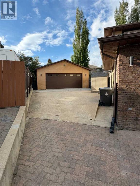 421 Sherwood Place W, Lethbridge, Alberta  T1K 6E5 - Photo 3 - A2278434