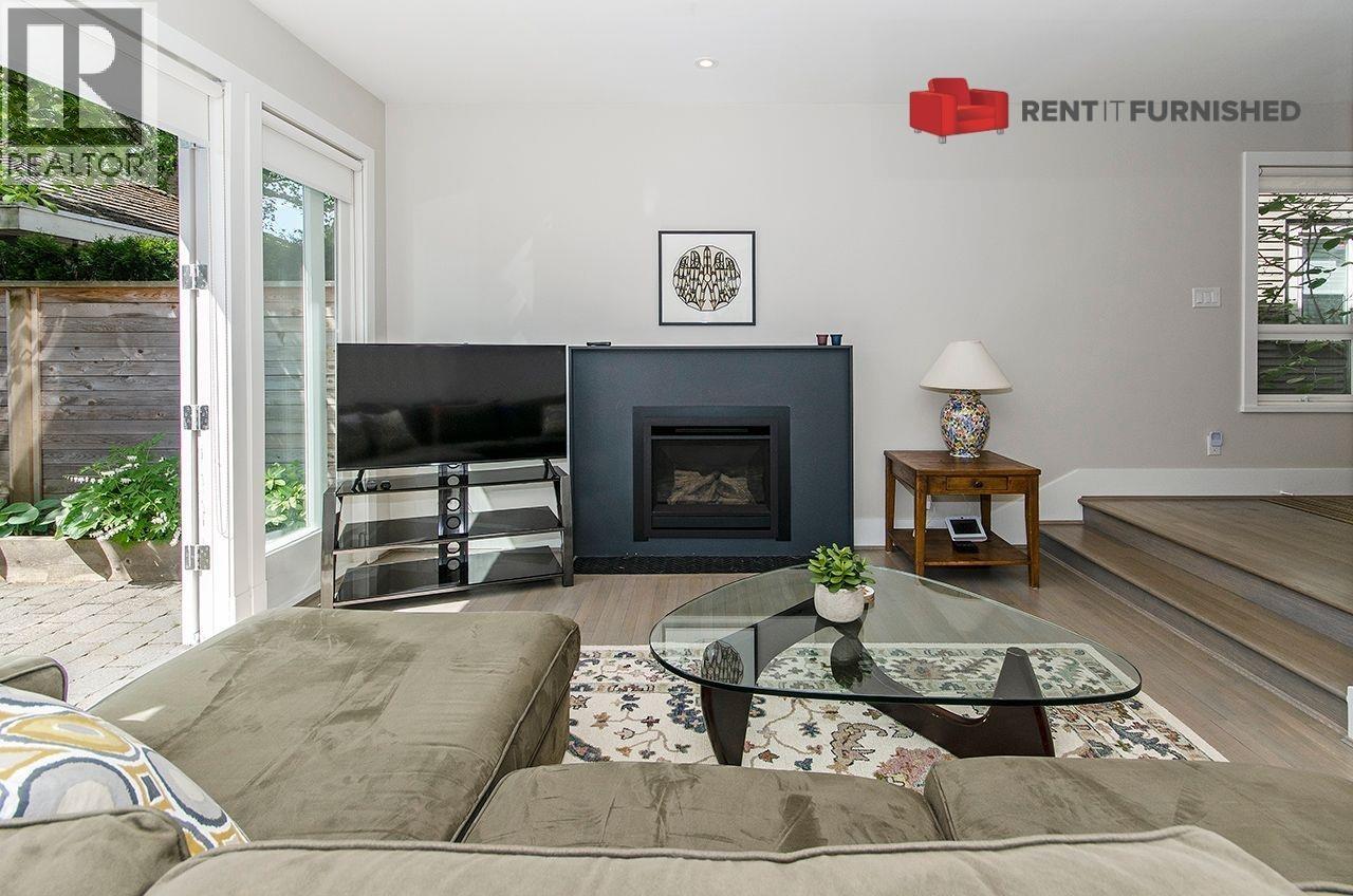 Duplex 2964 Point Grey Road, Vancouver, British Columbia  V6K 1B1 - Photo 3 - R3126065