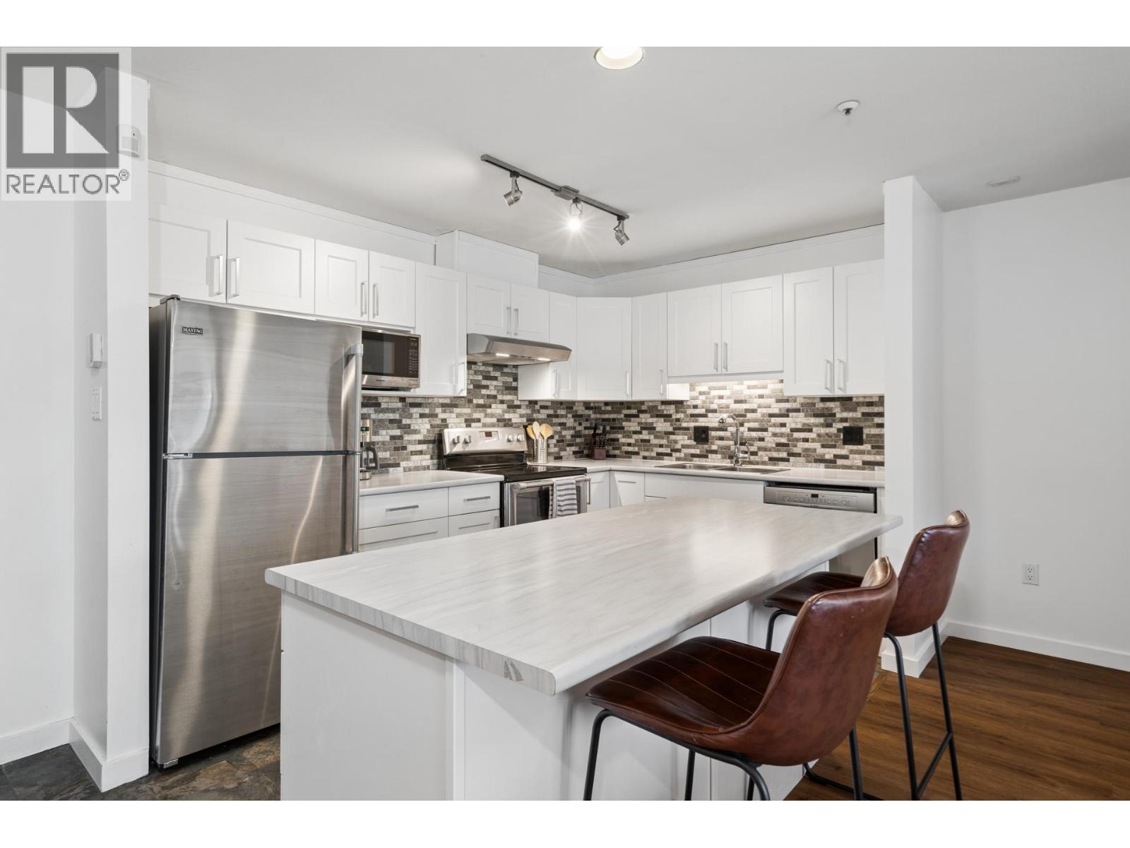 413 2968 Burlington Drive, Coquitlam, British Columbia  V3B 7N4 - Photo 2 - R3122616