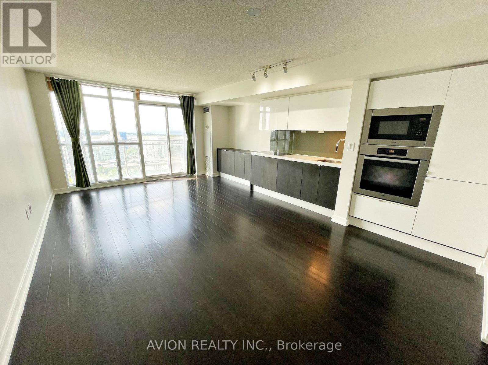 1807 - 21 Iceboat Terrace, Toronto, Ontario M5V 4A9 - Photo 2 - C13152686