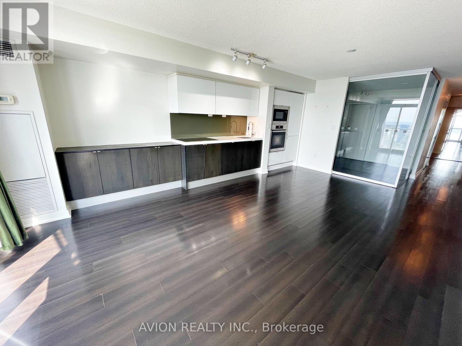 1807 - 21 Iceboat Terrace, Toronto, Ontario M5V 4A9 - Photo 3 - C13152686