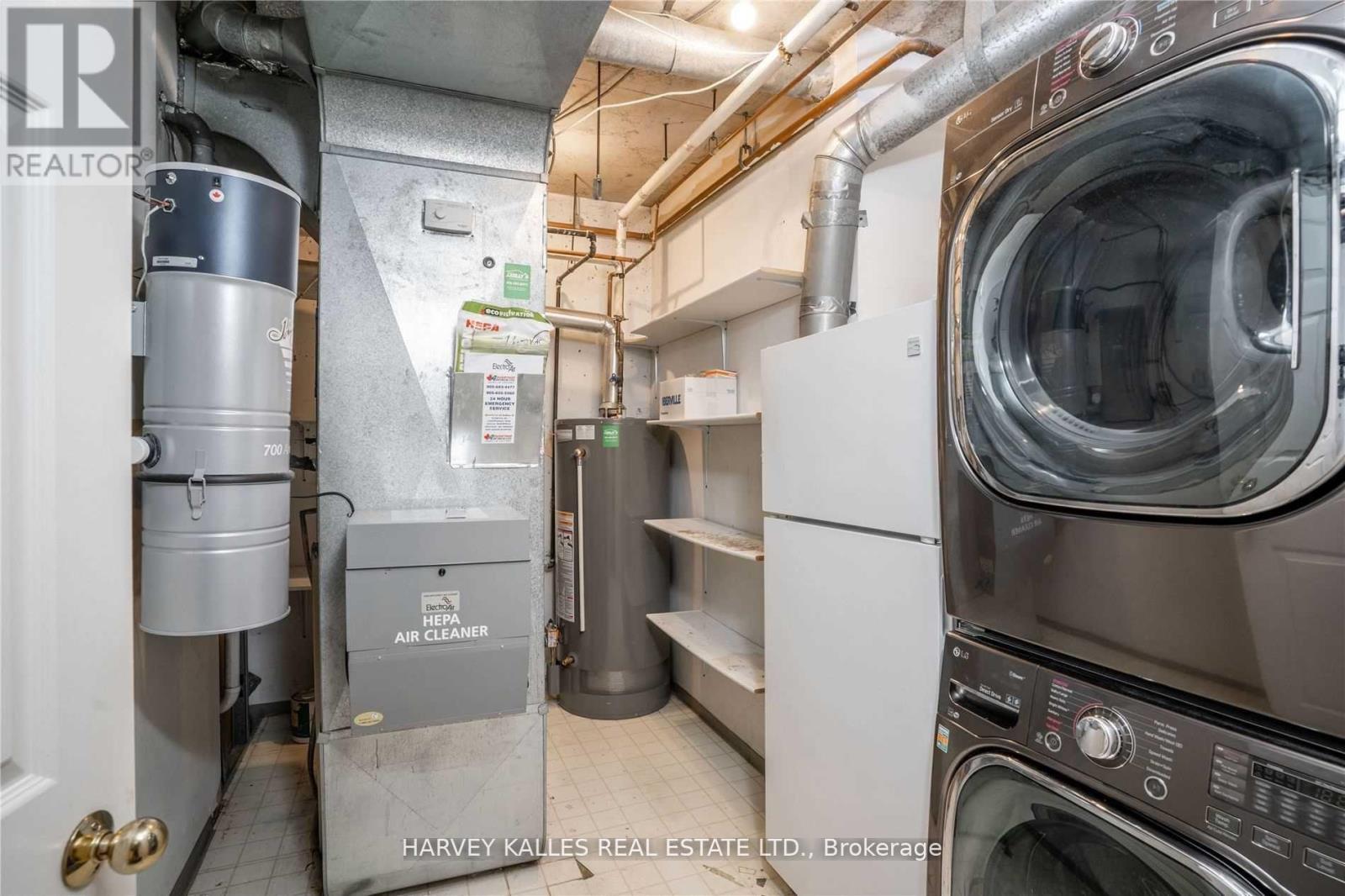 22 Lower Village Gate, Toronto, Ontario  M5P 3L7 - Photo 16 - C13152688