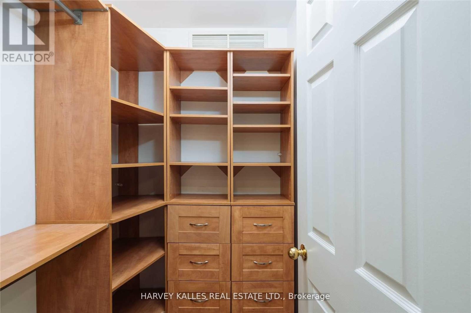 22 Lower Village Gate, Toronto, Ontario  M5P 3L7 - Photo 18 - C13152688