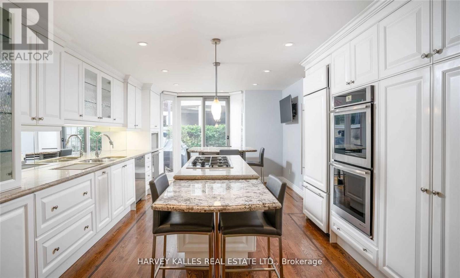 22 Lower Village Gate, Toronto, Ontario  M5P 3L7 - Photo 6 - C13152688