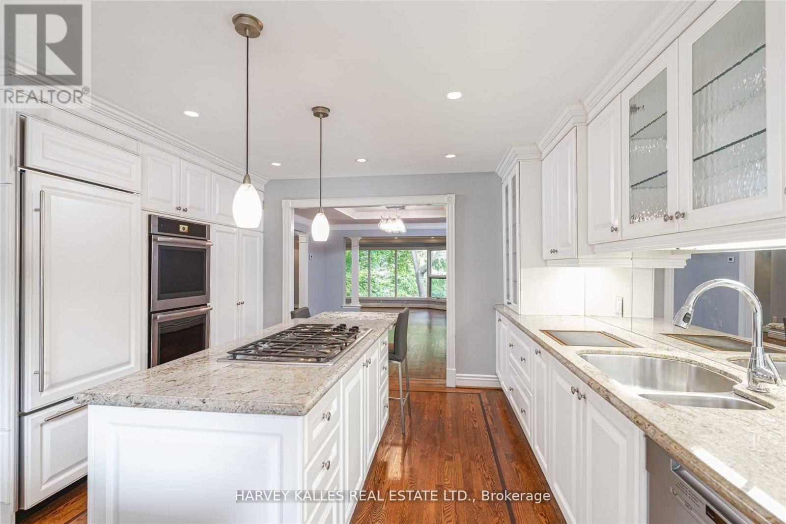 22 Lower Village Gate, Toronto, Ontario M5P 3L7 - Photo 7 - C13152688