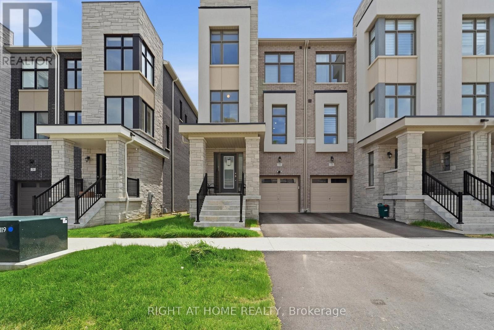 75 PUISAYA DRIVE, Richmond Hill, Ontario