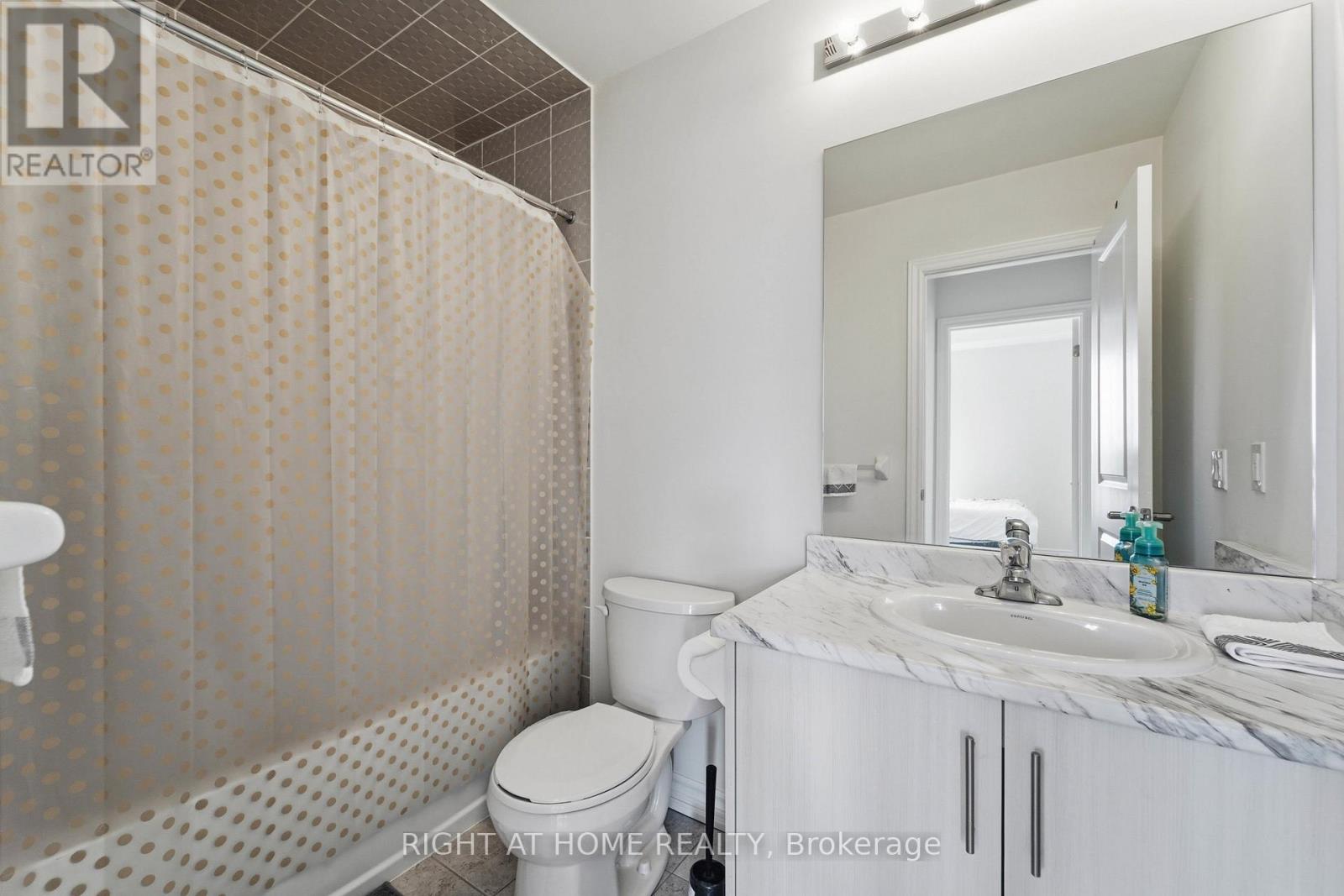 75 Puisaya Drive, Richmond Hill, Ontario  L4E 1L2 - Photo 20 - N13152704
