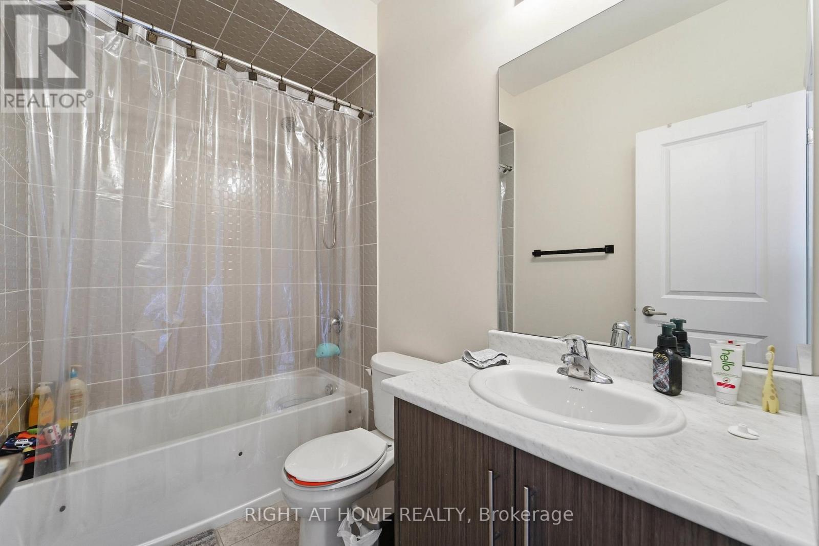 75 Puisaya Drive, Richmond Hill, Ontario  L4E 1L2 - Photo 24 - N13152704
