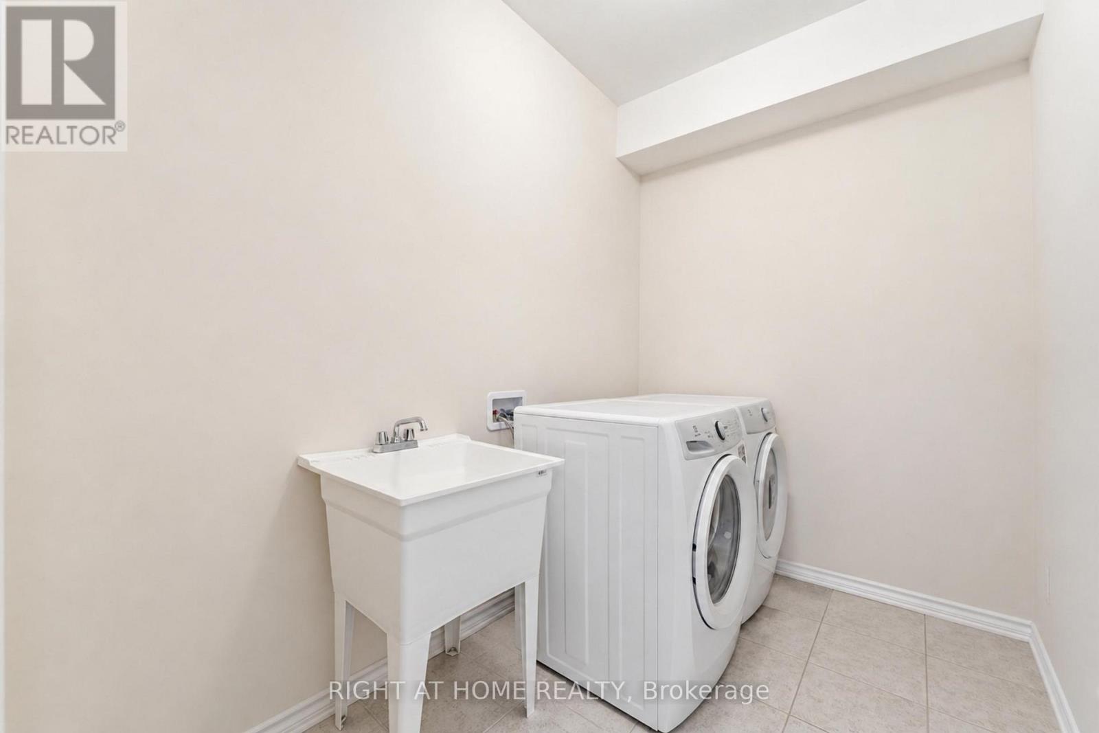 75 Puisaya Drive, Richmond Hill, Ontario  L4E 1L2 - Photo 25 - N13152704