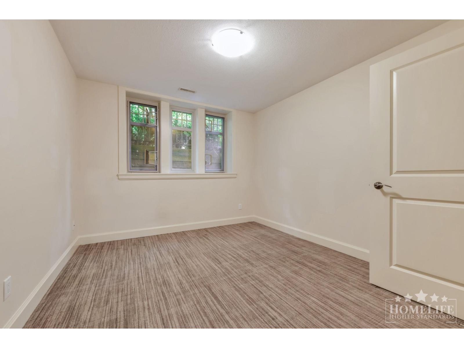 Basement 14066 24 Avenue, Surrey, British Columbia  V4A 2H3 - Photo 12 - R3126091
